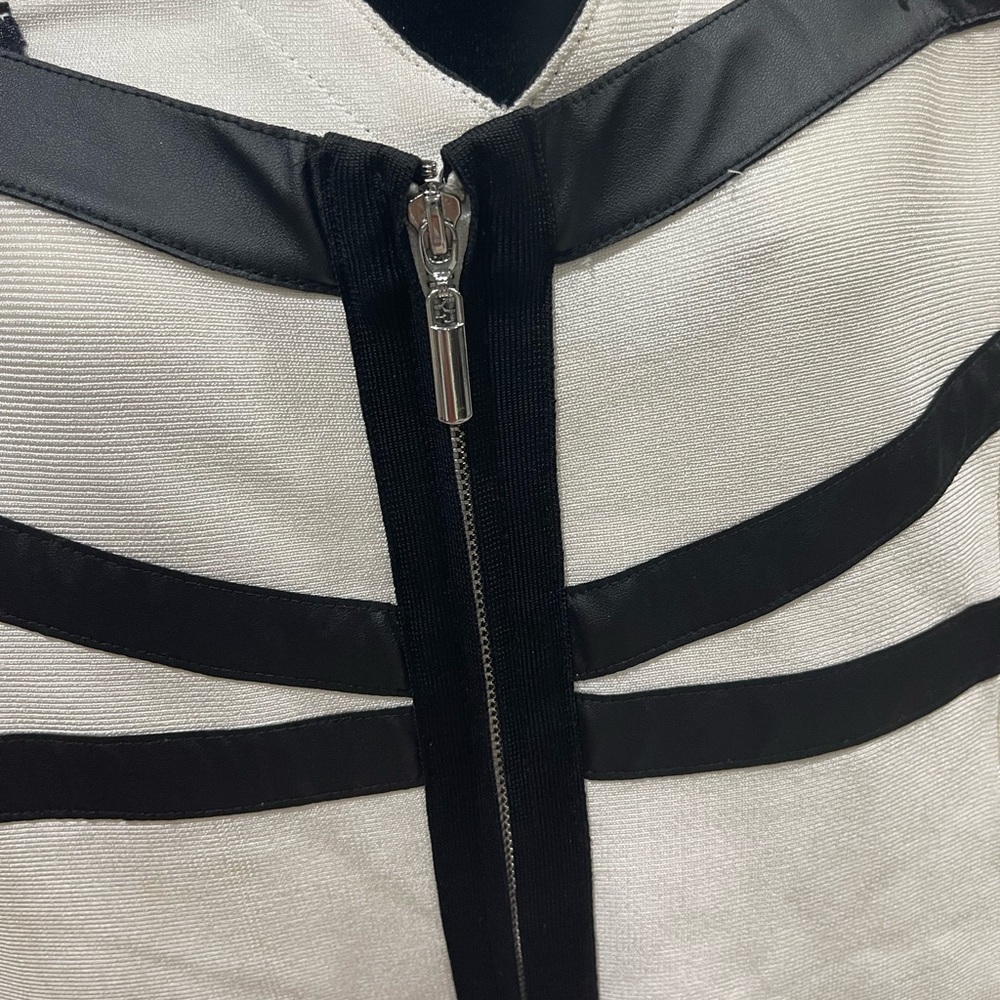 Bebe Dress - Picture 4 of 5